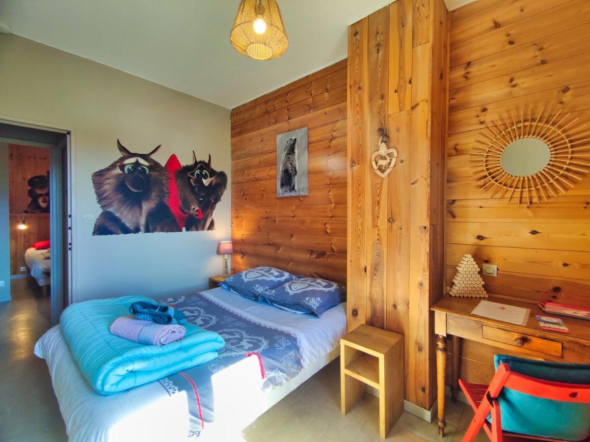 Le Sapin Rouge - Restaurant - Bar - Chambres D'Hotes Artigues  Екстериор снимка