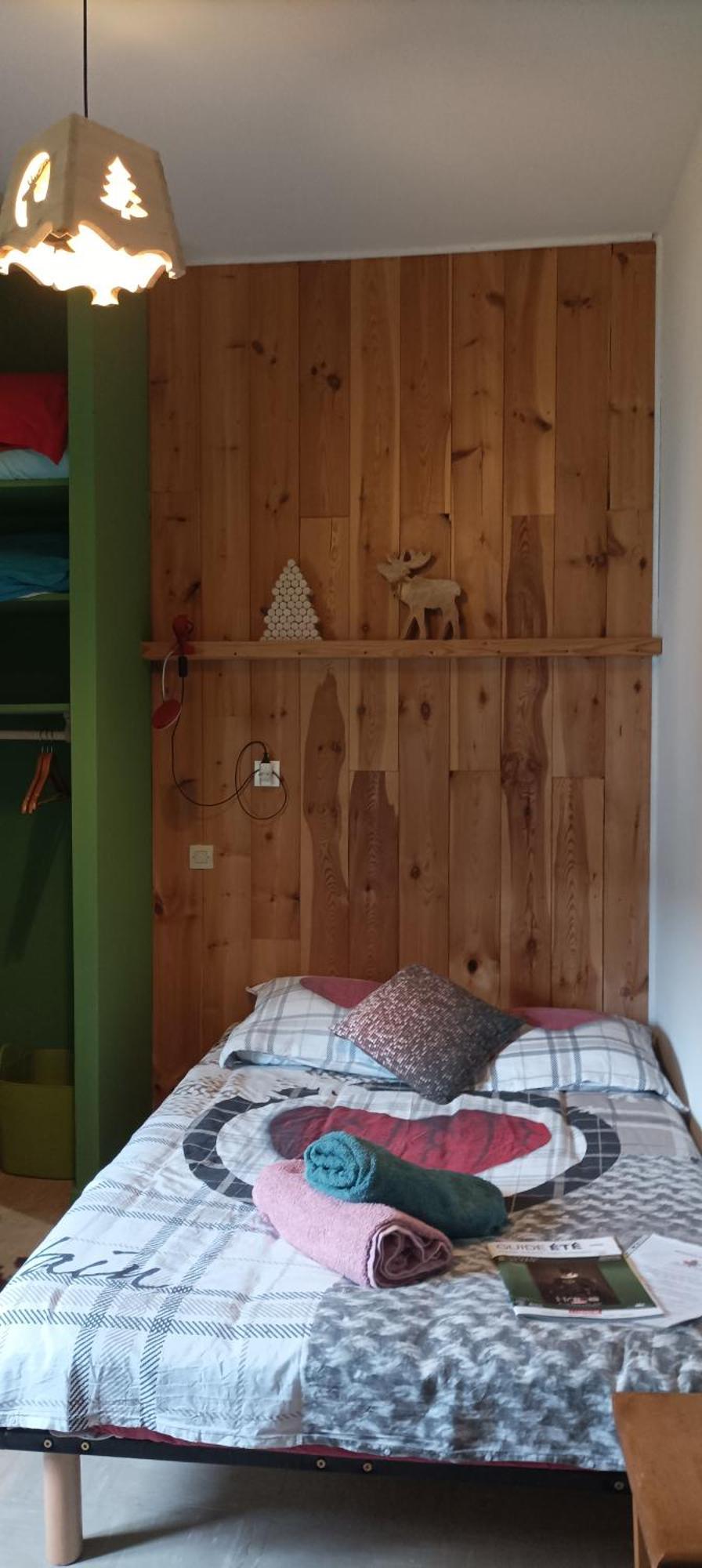 Le Sapin Rouge - Restaurant - Bar - Chambres D'Hotes Artigues  Екстериор снимка