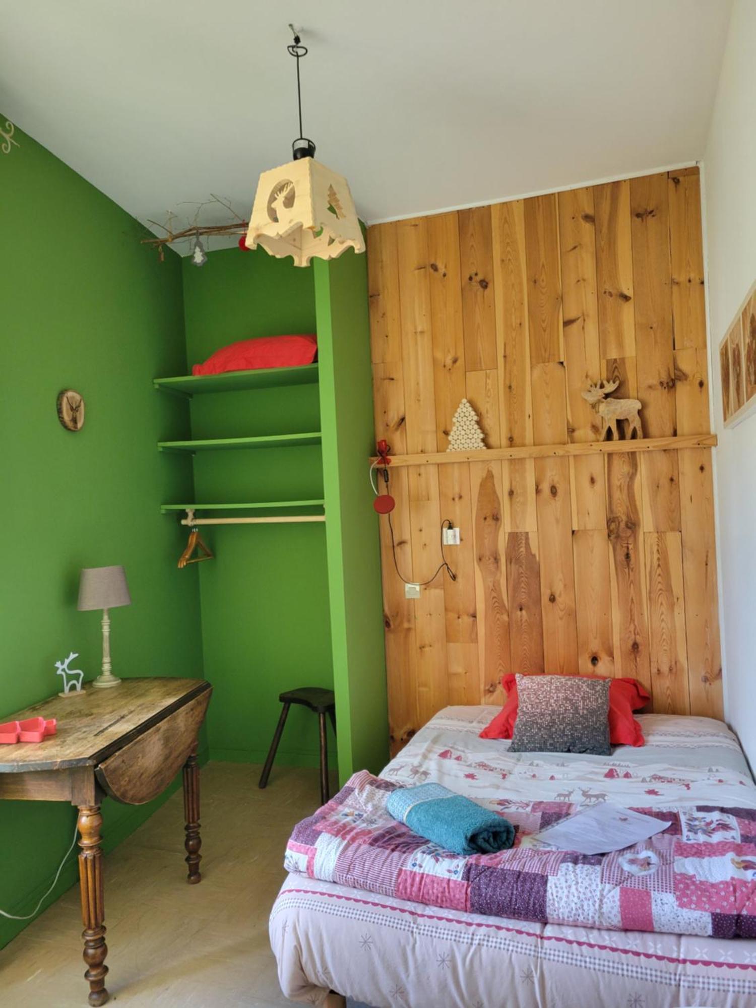 Le Sapin Rouge - Restaurant - Bar - Chambres D'Hotes Artigues  Екстериор снимка